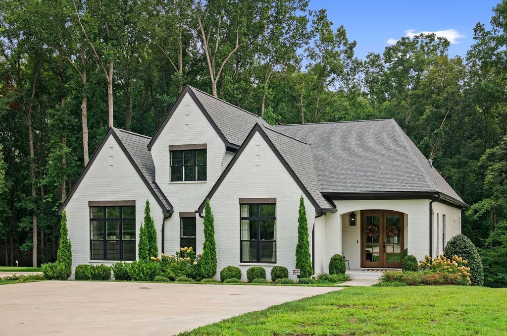 5916 Pinewood Rd, Franklin