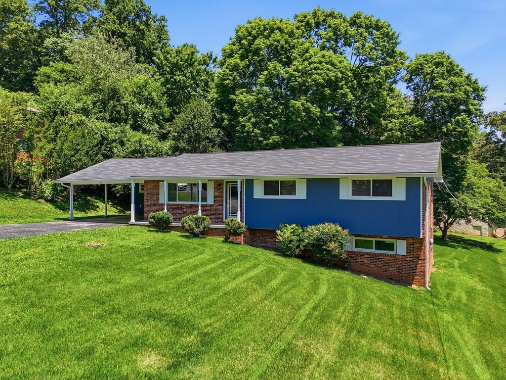 15 Holiday Lane, Chattanooga