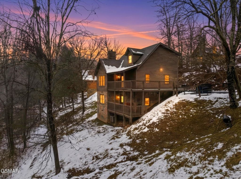 3542 Country Pines Way, Sevierville