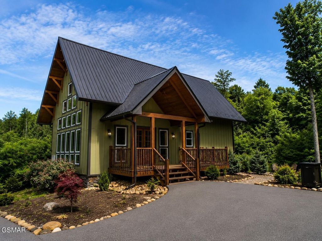 862 Crest View Drive, Gatlinburg
