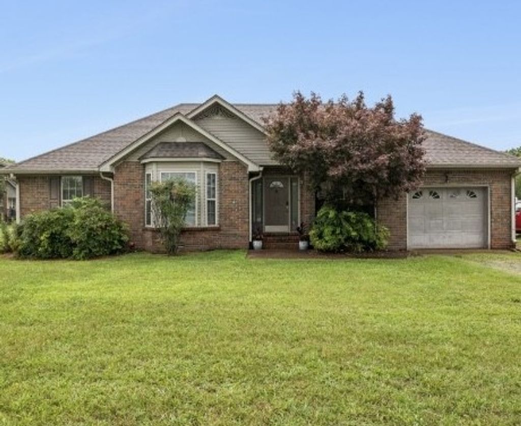 1883 Coles Ferry Pike, Lebanon