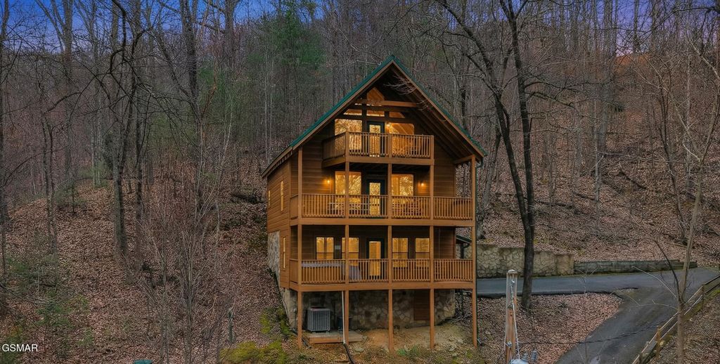1739 W Sky View Drive, Sevierville