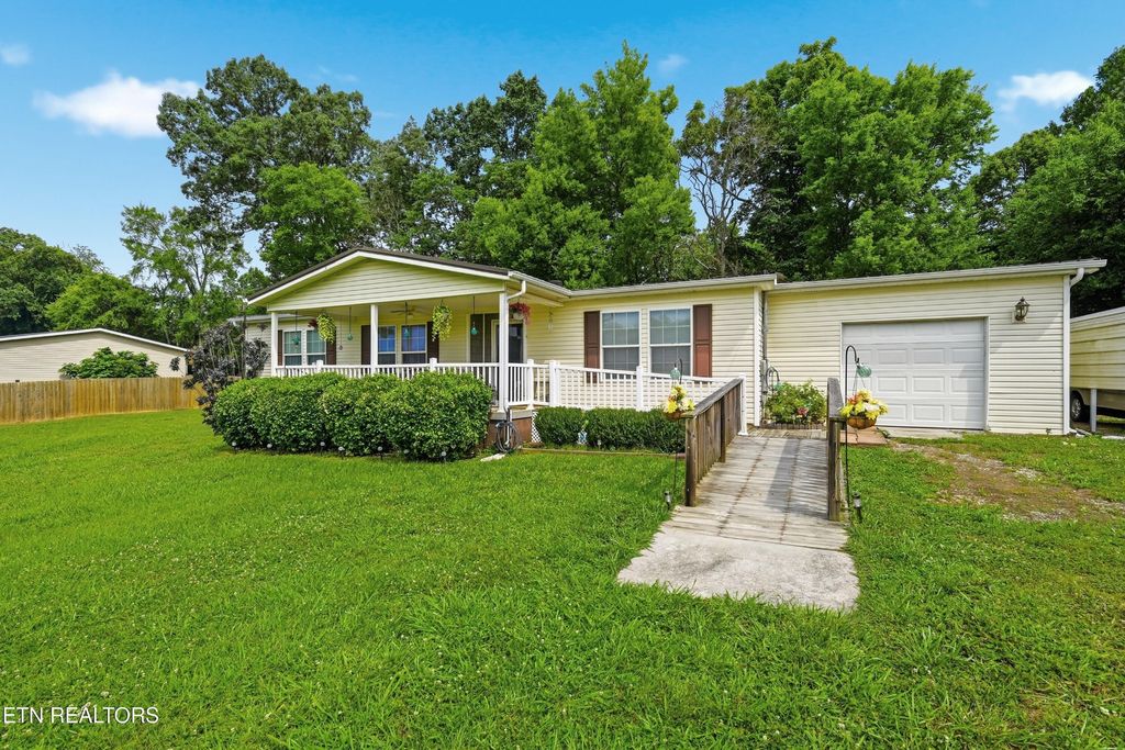 1012 Ashley Meadows Drive, Strawberry Plains
