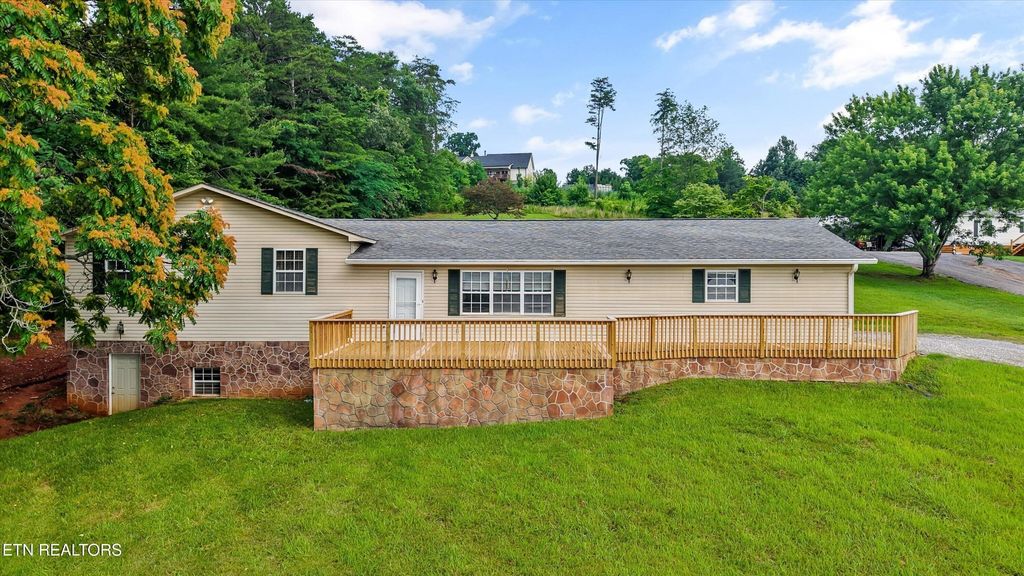 632 Mountain View Drive, Seymour