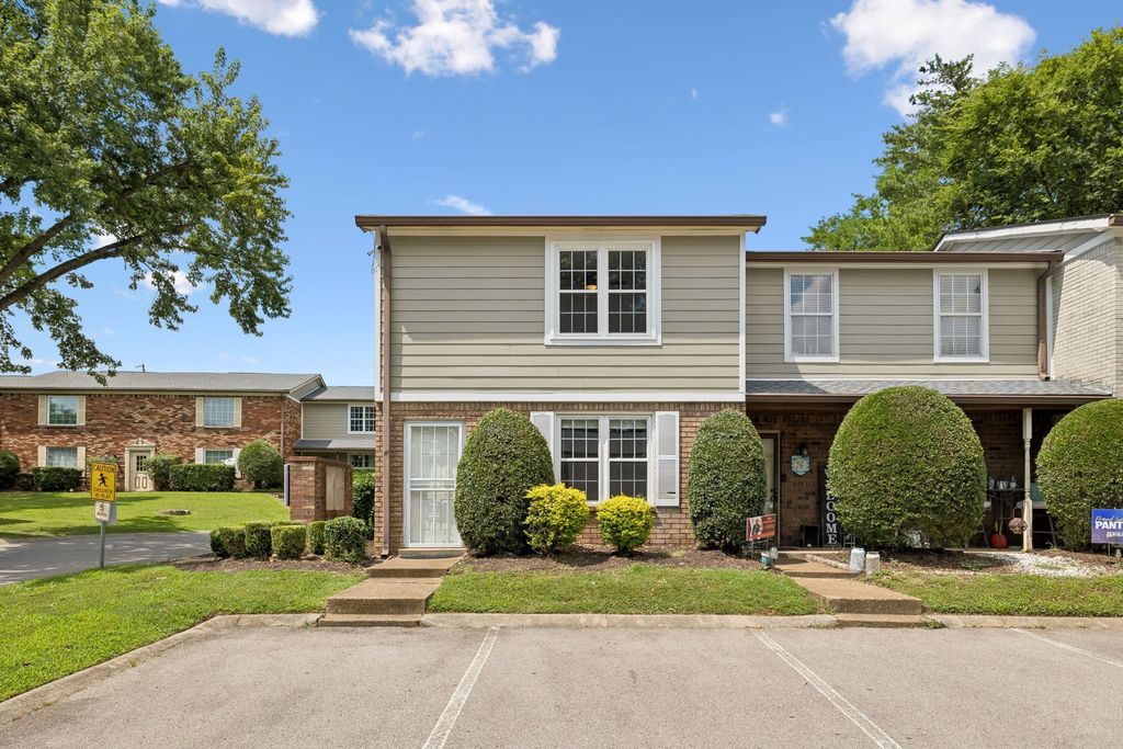 955 Coarsey Dr, Nashville