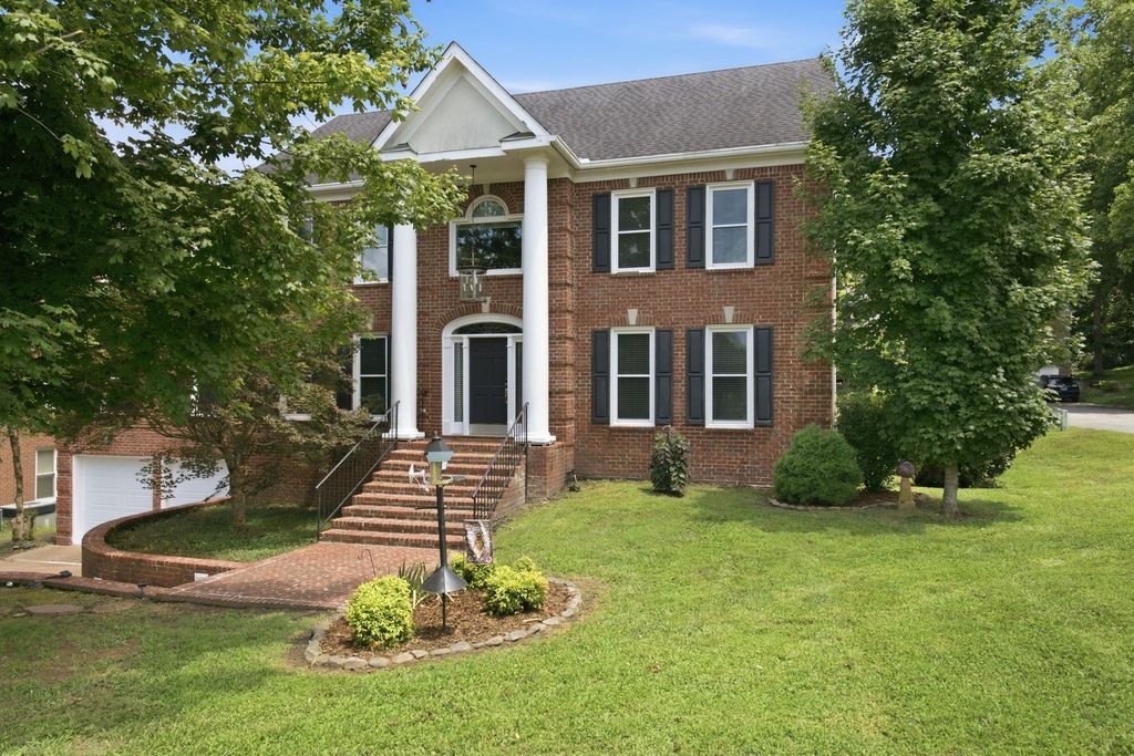 345 Saint Andrews Dr, Franklin