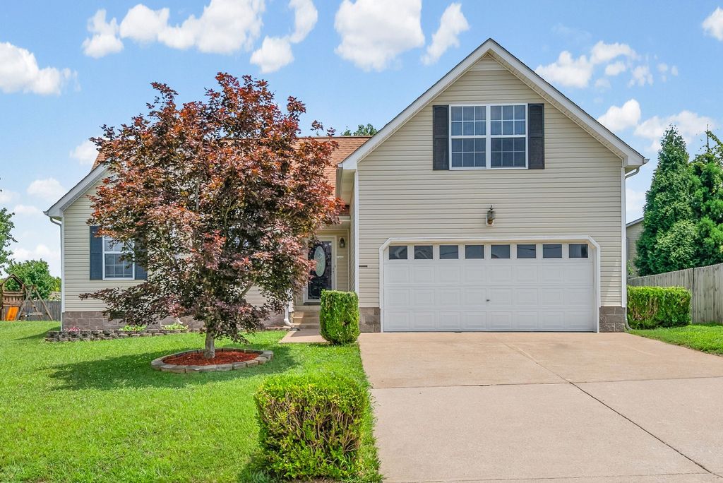 3827 Man O War Blvd, Clarksville