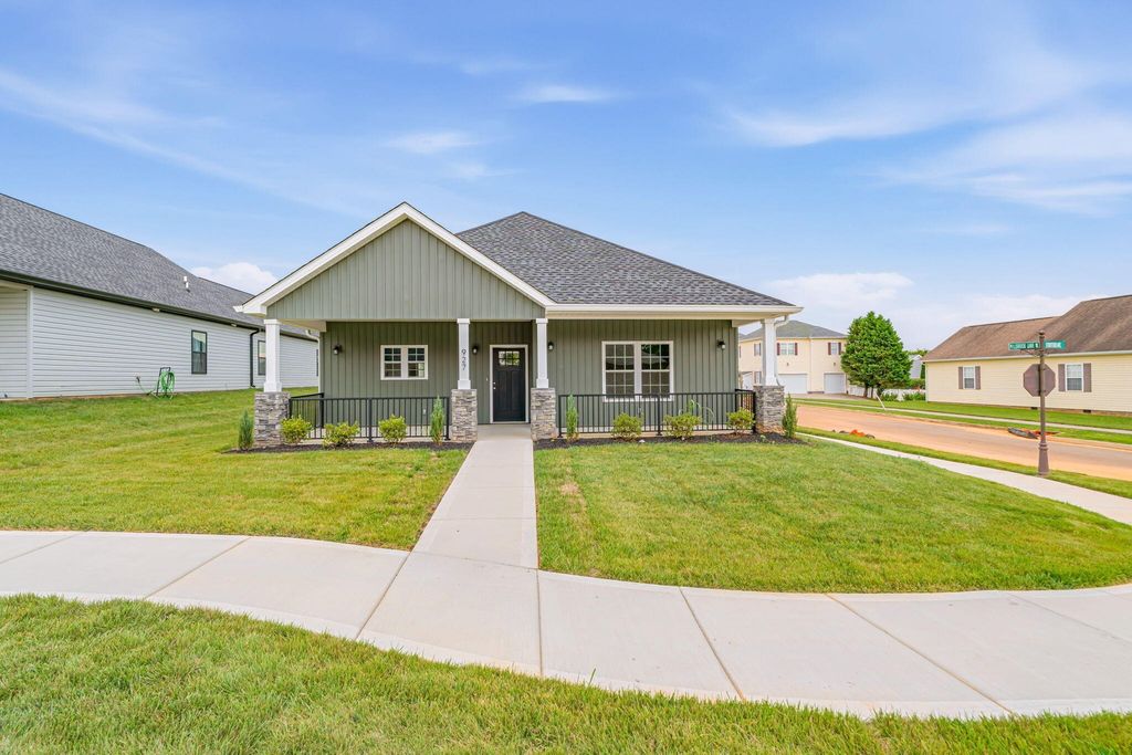 927 Stratford Avenue, Sweetwater