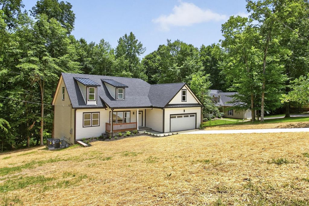 1007 Ballew Cir, Fairview