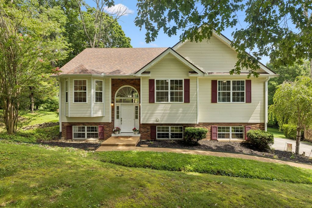 2024 Big Oak Dr, Spring Hill