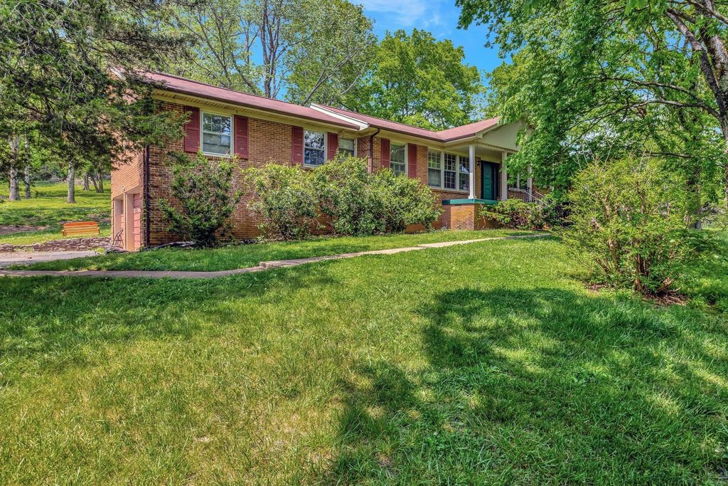 483 Franklin Rd, Franklin