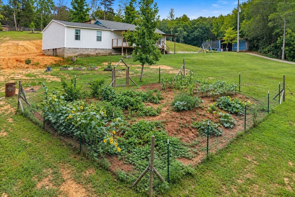 611 Clear Creek Road, Evensville