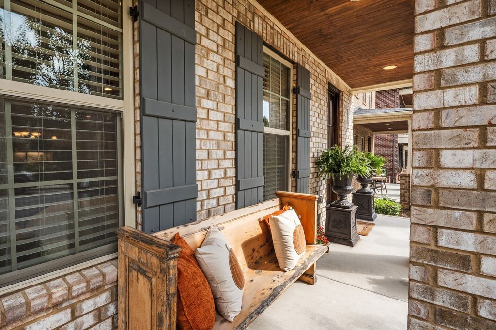 120 Benjamin Ln, Hendersonville