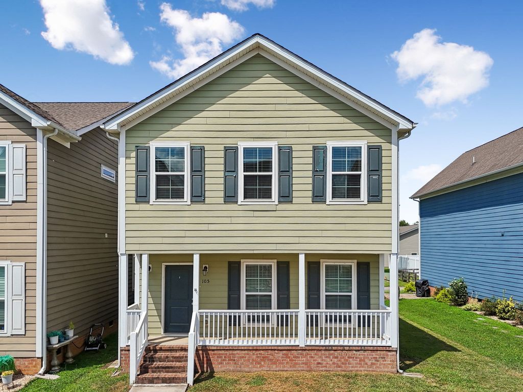 105 St Charles Pl, Shelbyville