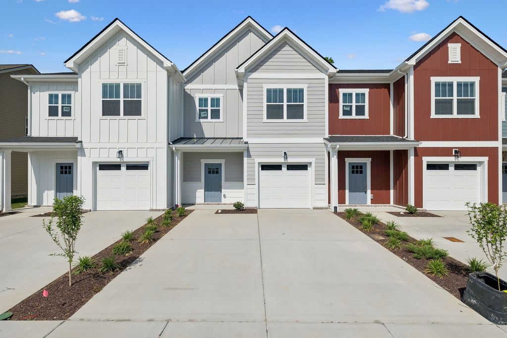 351 Carver Connection, Lebanon