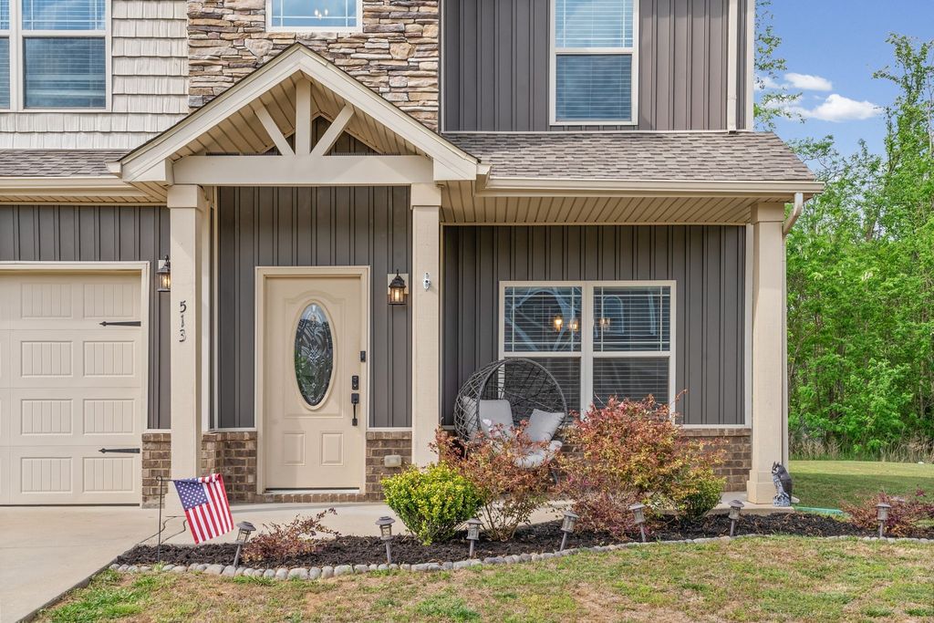 513 Somerset Ln, Clarksville