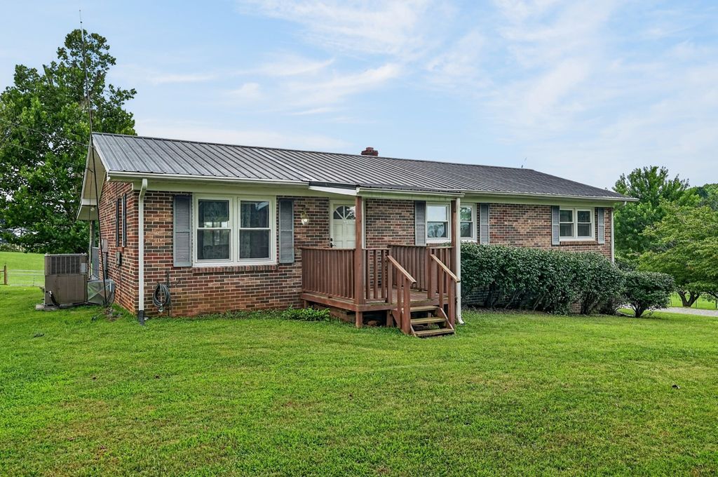 234 Jim Hennessee Rd, Sparta