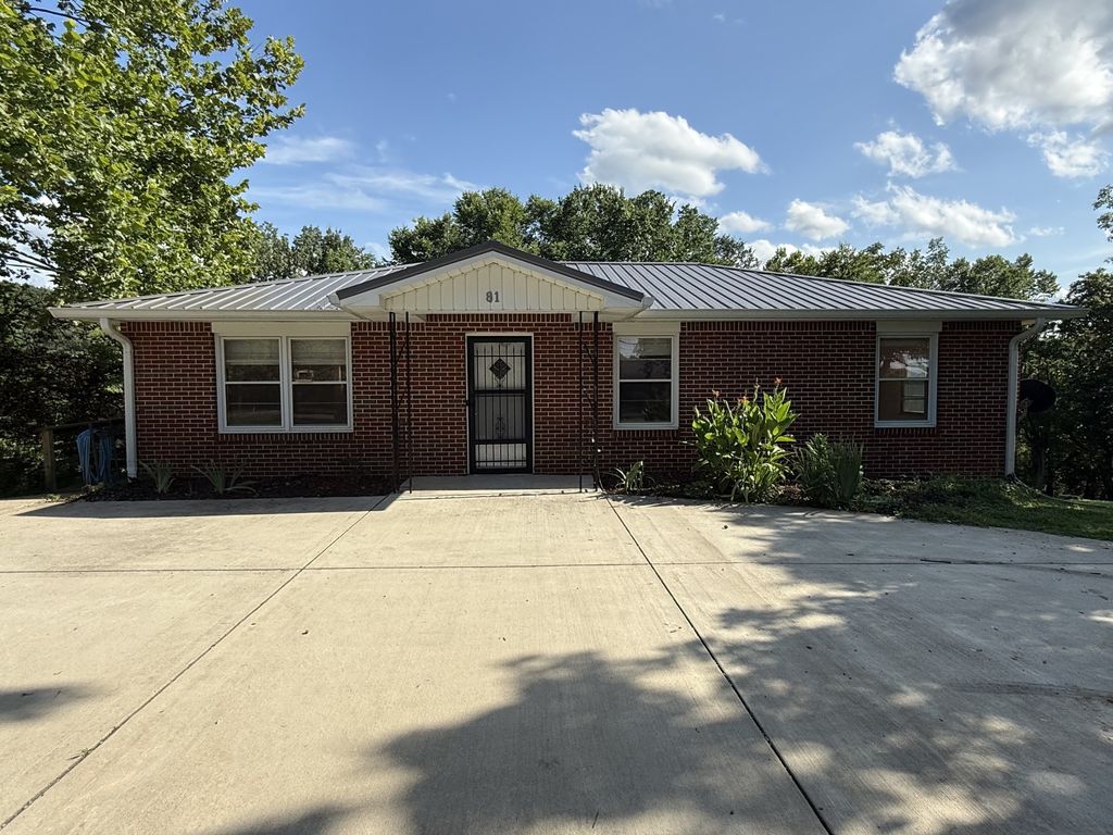 81 County House Cir, Carthage