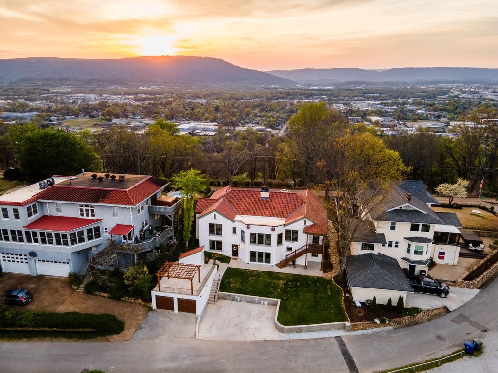 458 S Crest Road, Chattanooga