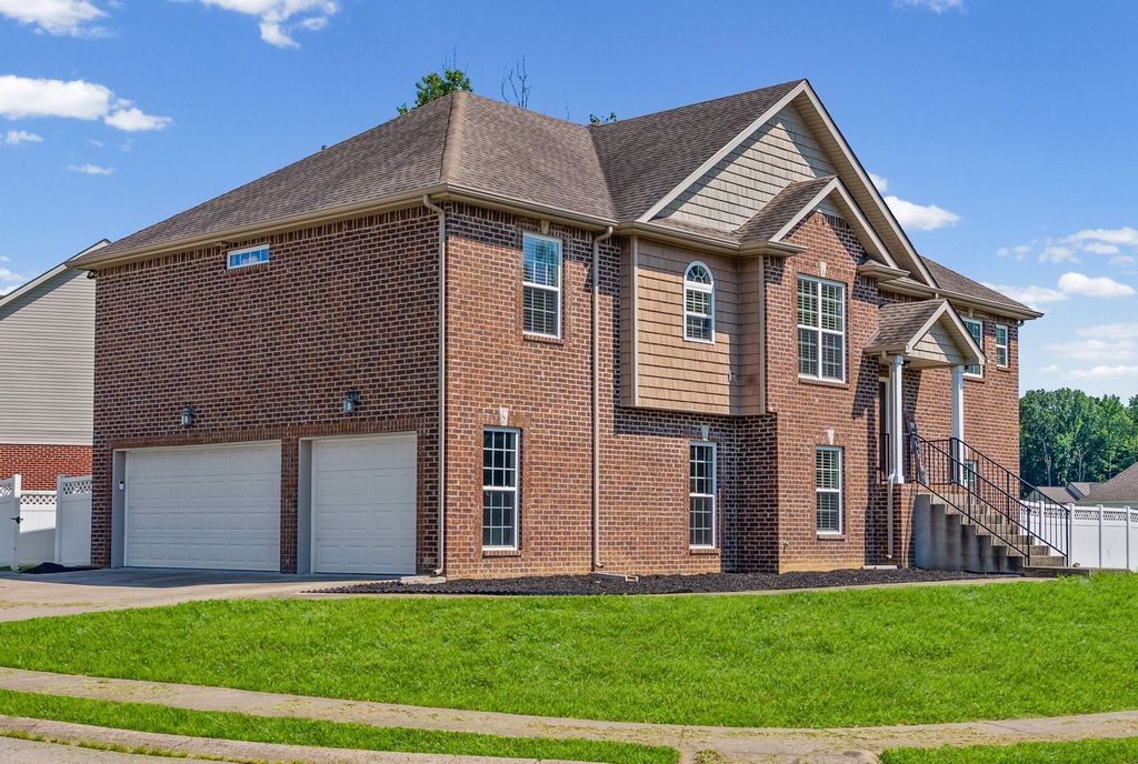 598 Press Grove Dr, Clarksville