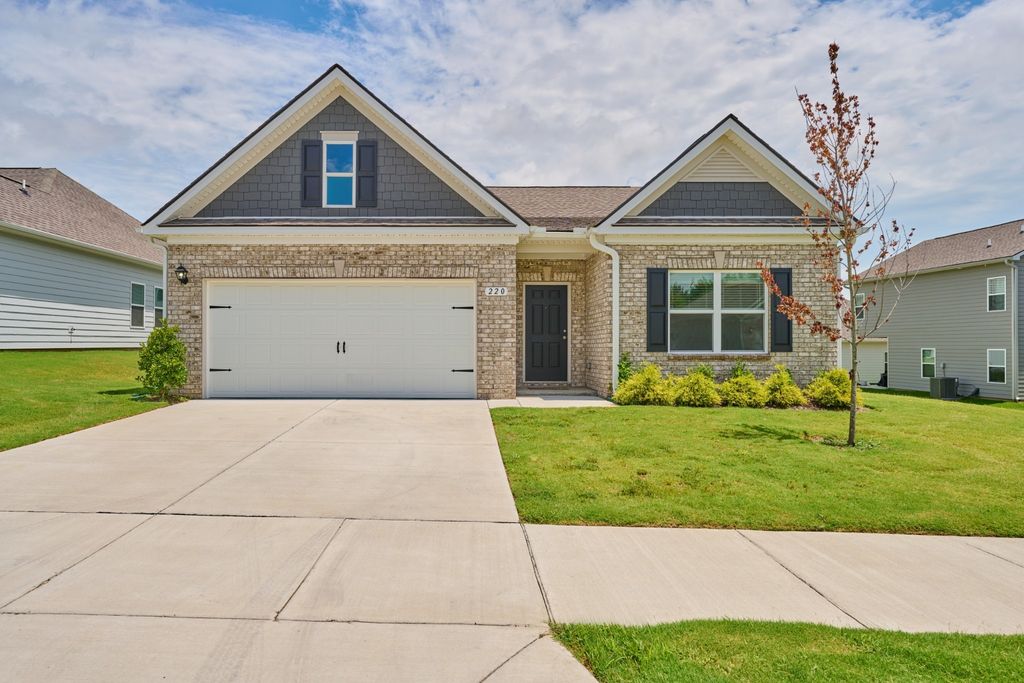 220 Summerlin Dr, Gallatin