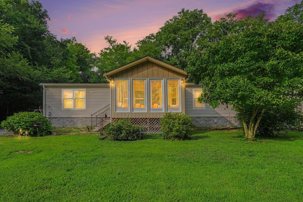 2776 Williamsport Pike, Columbia