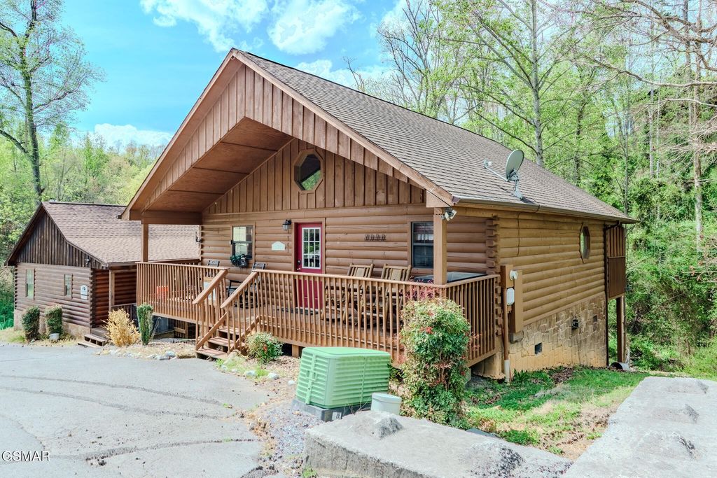 1505 Bears Den Way, Sevierville
