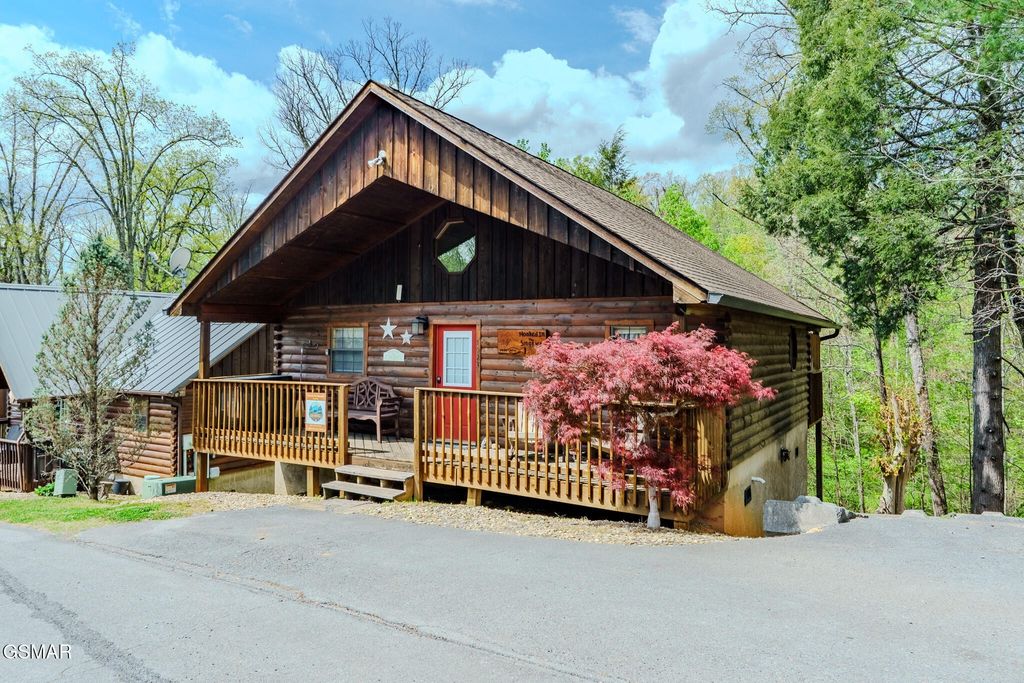 1523 Bears Den Way, Sevierville