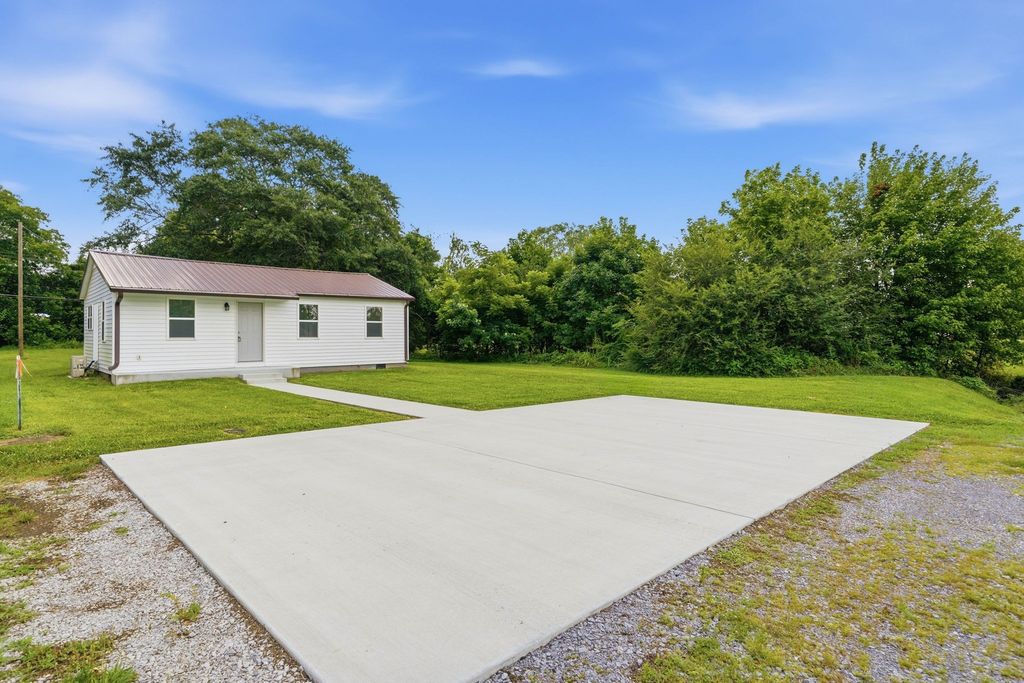 305 S Polk St, Tullahoma