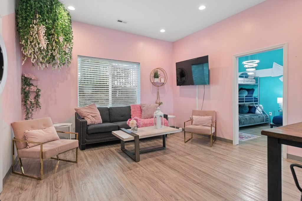 941 Main St 105, Nashville