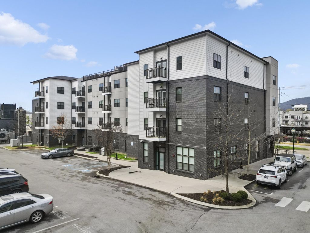 804 Riverfront Parkway 302, Chattanooga