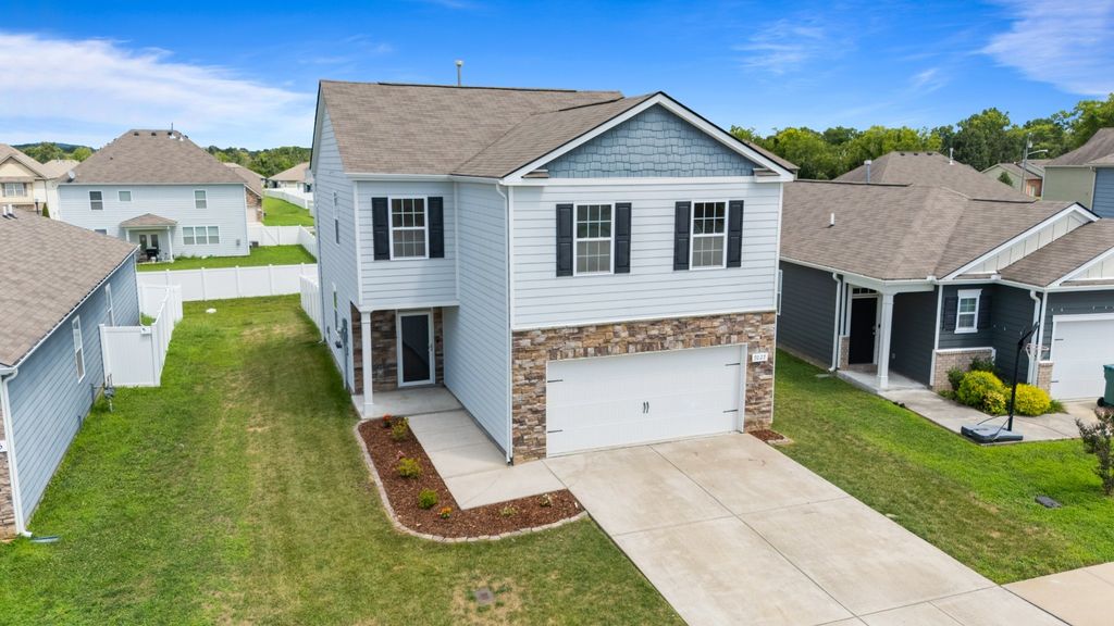 7027 Berkswell Dr, Lebanon