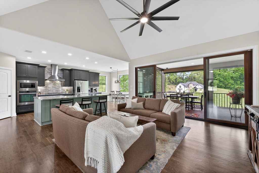 1228 Ballentrace Blvd, Lebanon