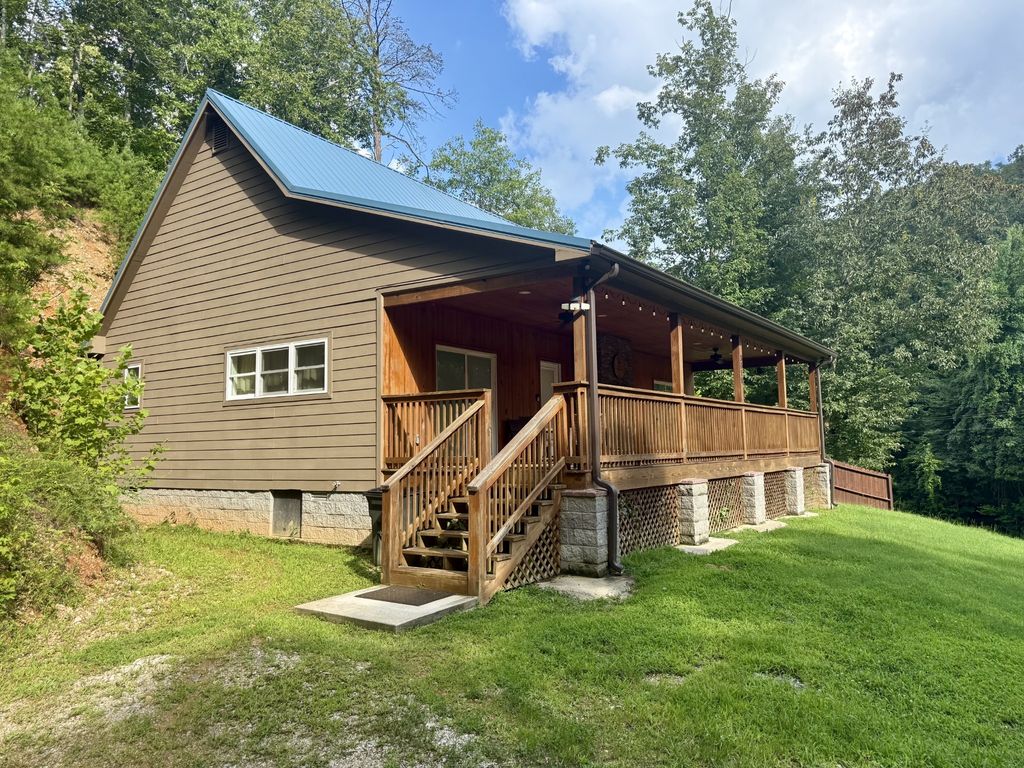 3010 Highwater Rd, Waverly