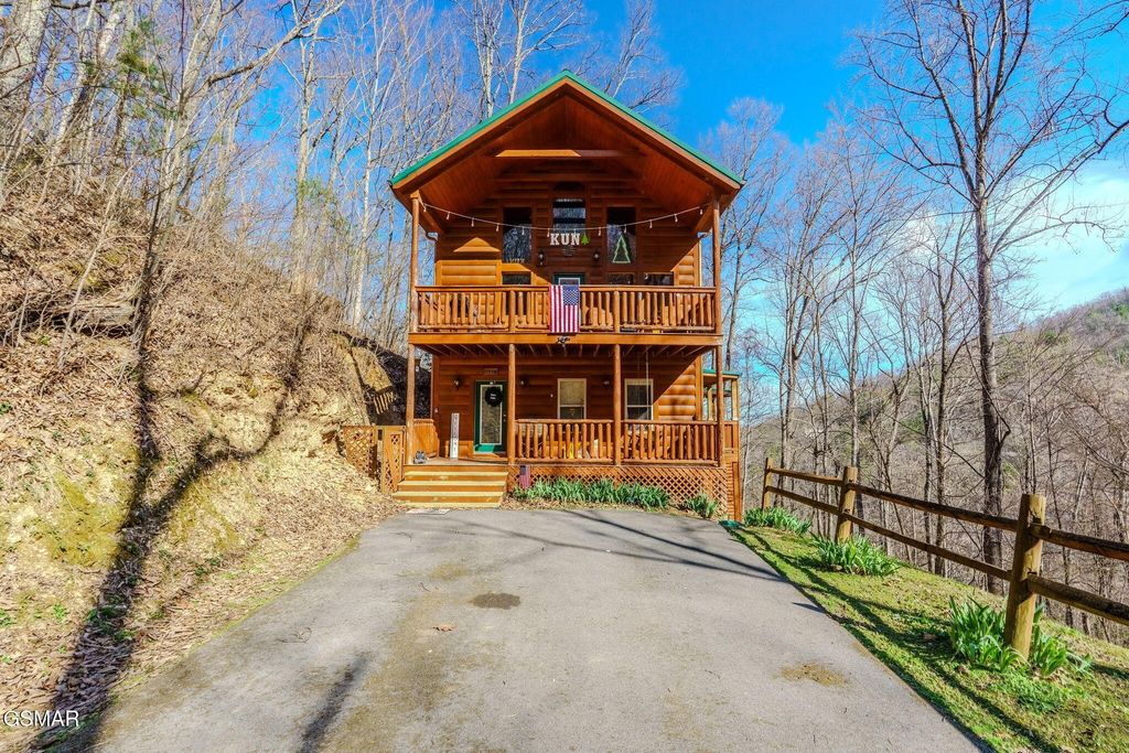 3538 Wolf Way, Sevierville