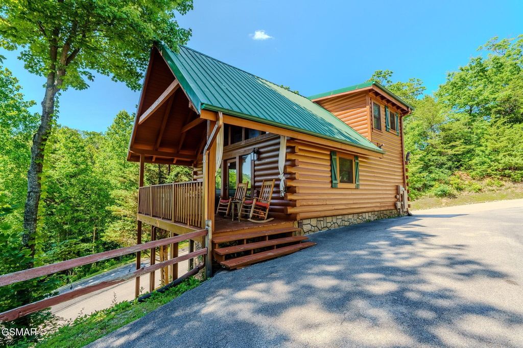 914 High Mountain Way, Gatlinburg
