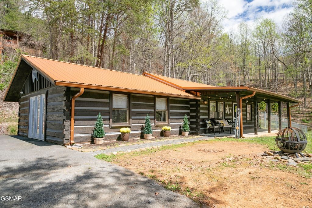 3650 Four Seasons Lane, Sevierville