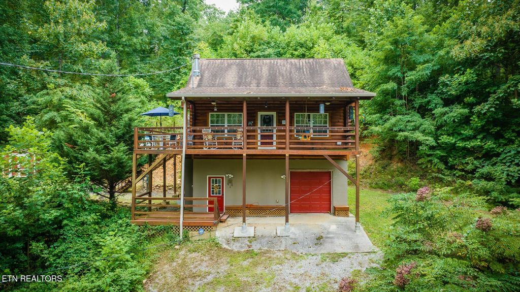 1121 Turkey Ridge Way, Seymour