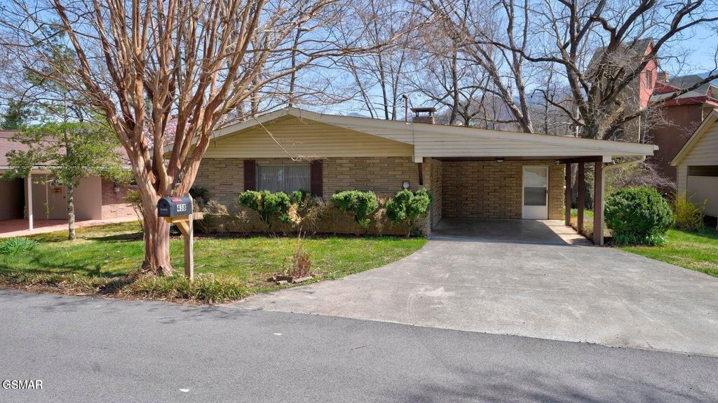438 Cottage Drive, Gatlinburg