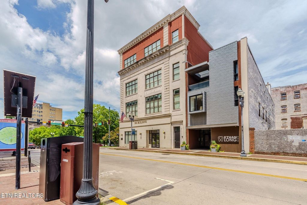 300 S Gay St 103, Knoxville