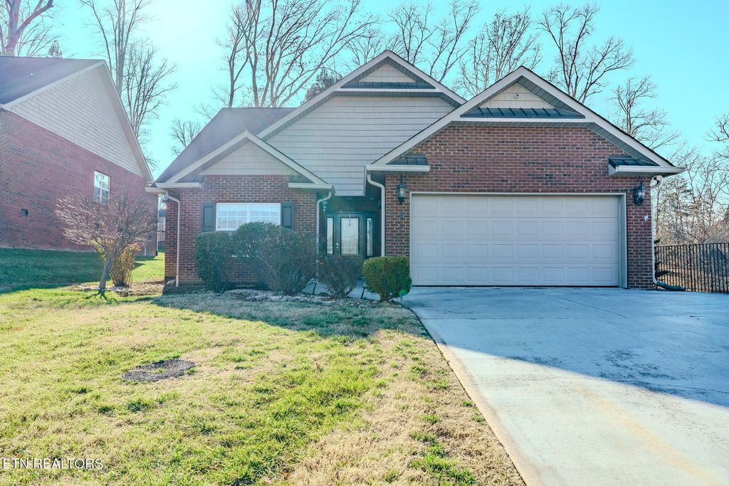2005 Infinity Lane, Sevierville