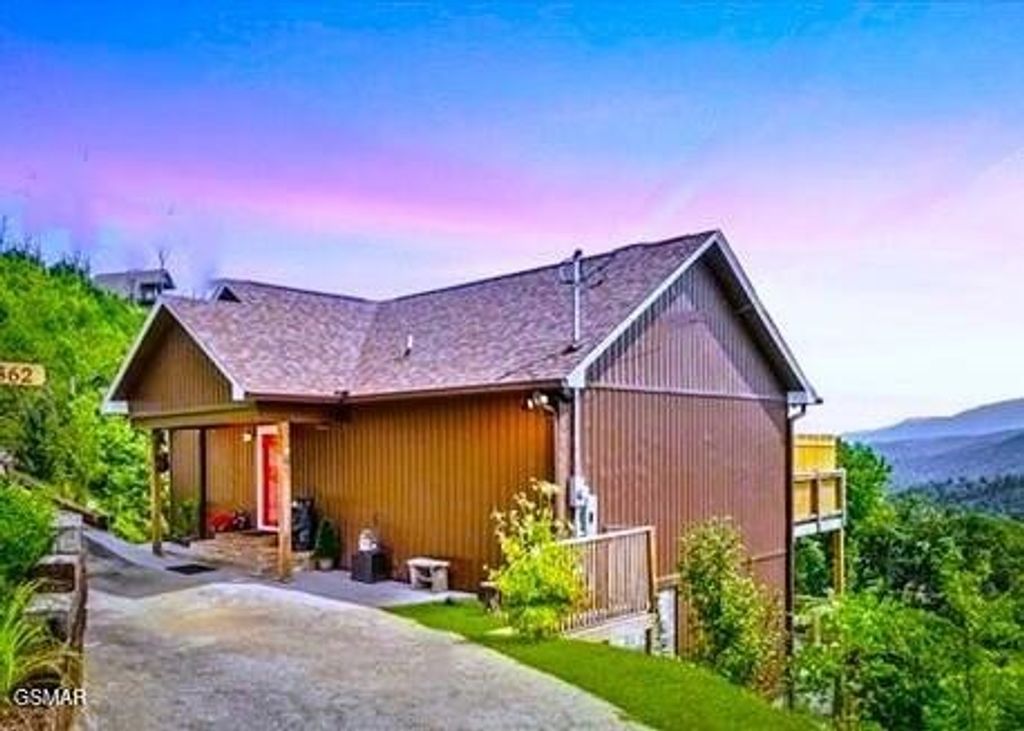 862 Sourwood Drive, Gatlinburg