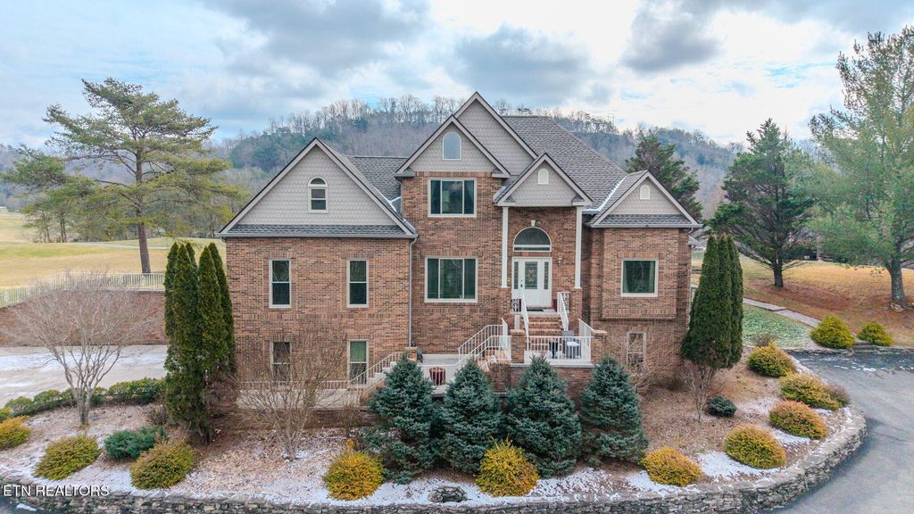 205 Links Court, Tazewell