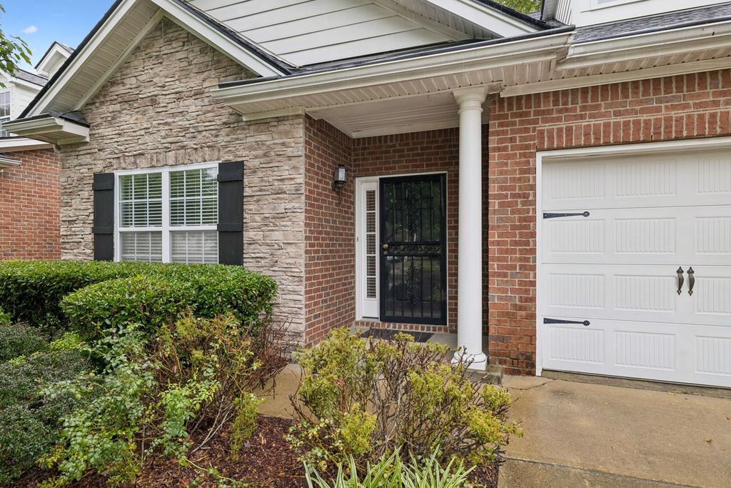 802 Barrington Place Dr, Brentwood
