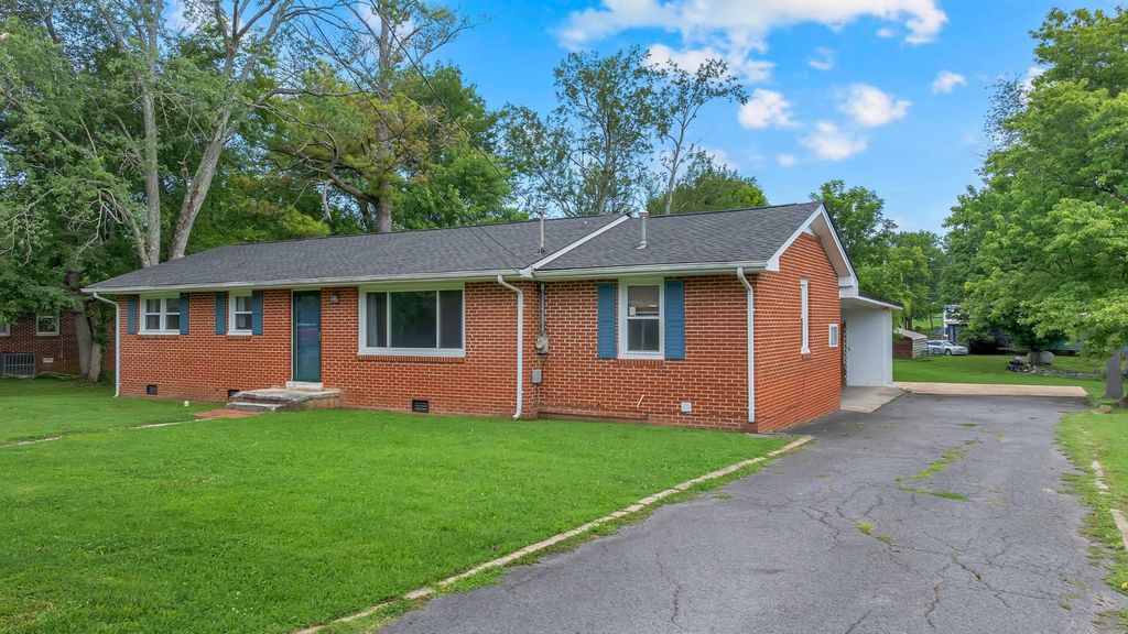 117 Whiteside St, Shelbyville