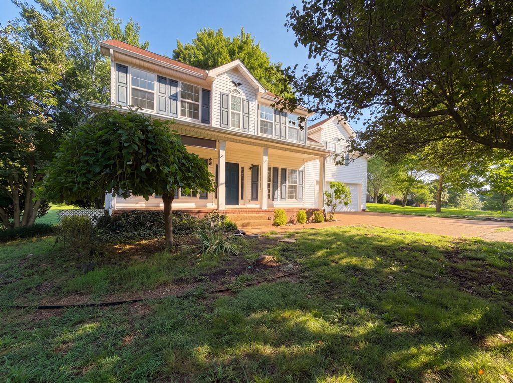 2120 Spring Lake Dr, Spring Hill