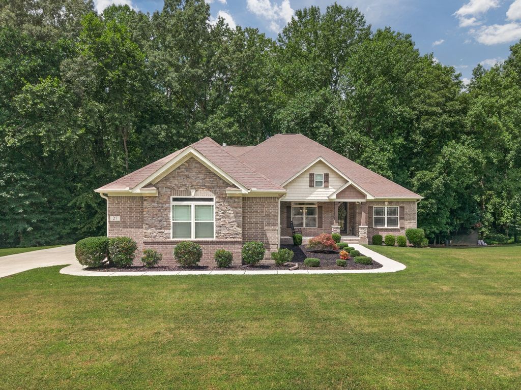 27 Windridge Dr, Fayetteville