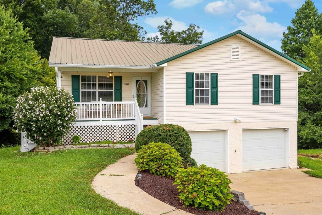 280 Shady Hollow Circle Se, Cleveland