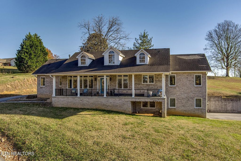 417 River Rd, Loudon