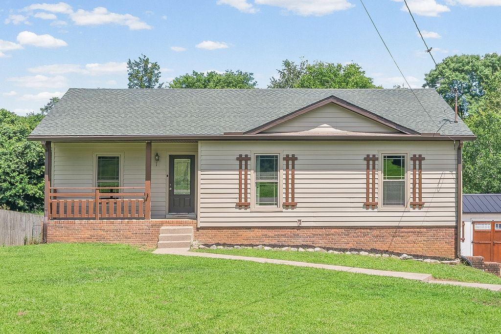 2607 Cummings Cir, Clarksville